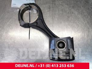 Mercedes Vito Piston O153176 photo 3