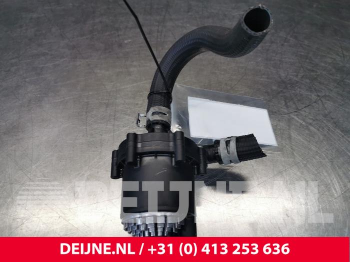 Tesla Model S Waterpomp O153193