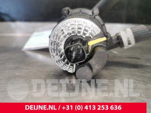 Tesla Model S Wasserpumpe O153193 foto 3
