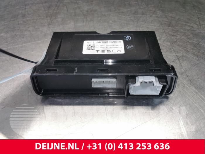Tesla Model S Parking brake module O153203