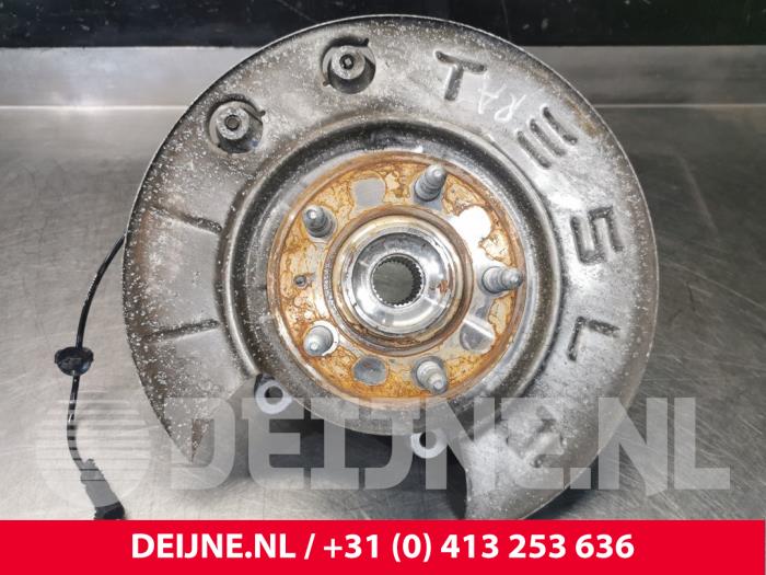 Tesla Model S Achsschenkel rechts hinten O153211