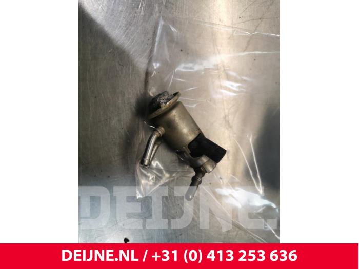 Gebruikte Adblue injector Mercedes Sprinter 3,5t (910.0/910.1/907.1/907.2) 314 CDI 2.1 D FWD Prijs € 181,50 Inclusief btw aangeboden door van Deijne Onderdelen Uden B.V.