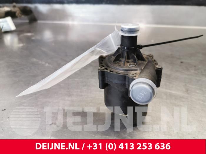 Tesla Model S Zusätzliche Wasserpumpe O153252