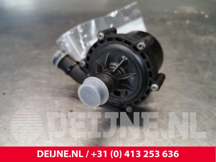 Tesla Model S Waterpomp O153268