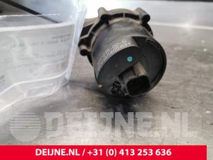 Tesla Model S Wasserpumpe O153268 foto 3