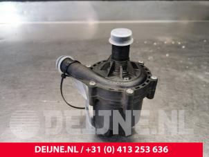 Tesla Model S Wasserpumpe O153268 foto 2