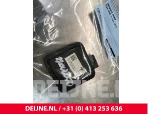 Gebruikte Garagedeur opener Tesla Model S 75D Prijs € 211,75 Inclusief btw aangeboden door van Deijne Onderdelen Uden B.V.