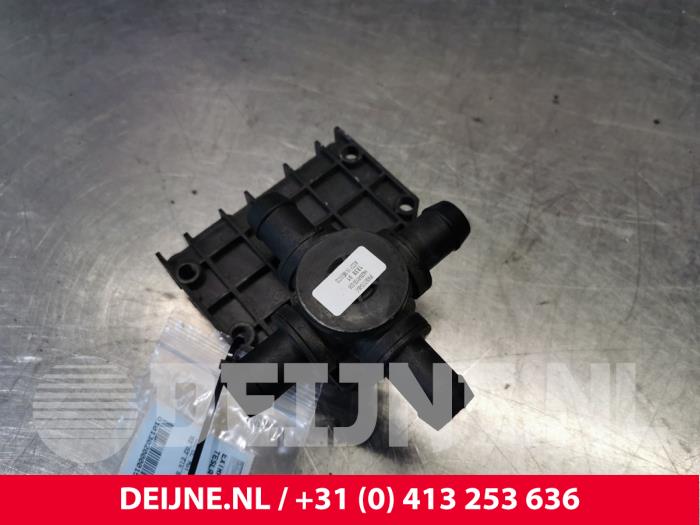 Tesla Model S Zusätzliche Wasserpumpe O153291
