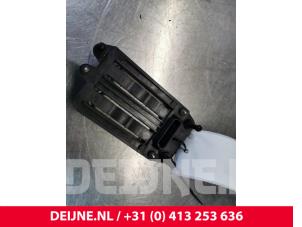 Gebruikte Radar sensor Tesla Model S 75D Prijs € 151,25 Inclusief btw aangeboden door van Deijne Onderdelen Uden B.V.