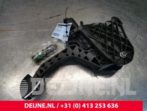 Volkswagen Golf Clutch pedal O153603 photo 2