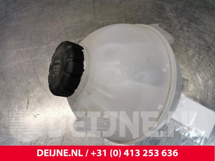 Mercedes eSprinter Ausgleichsbehälter O153661