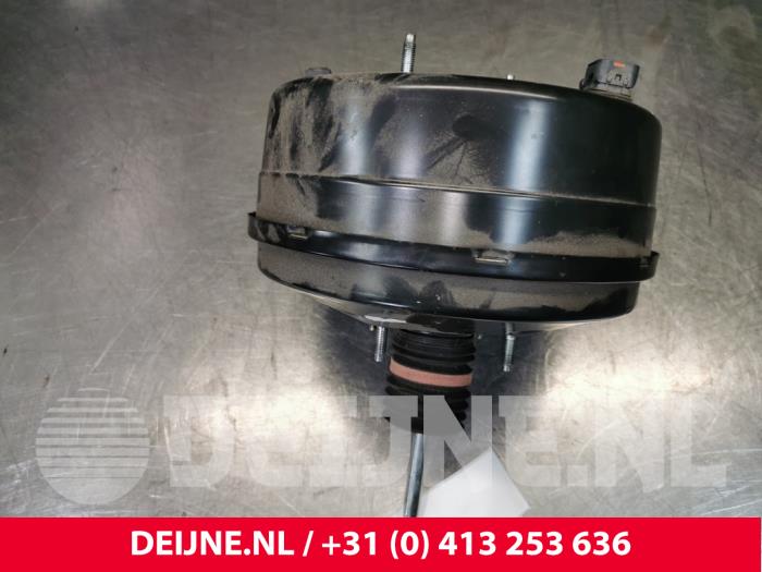 Gebruikte Rembekrachtiger Mercedes eSprinter 3,5t (907.6/910.6) eSprinter 41/55 kWh Prijs € 242,00 Inclusief btw aangeboden door van Deijne Onderdelen Uden B.V.
