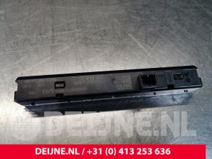 Volkswagen ID.4 Paniekverlichtings Schakelaar O153679 foto 2