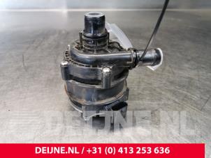 Volvo XC40 Extra waterpomp O153751 foto 2