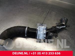 Gebruikte Intercooler Buis Volvo XC40 (XZ) 1.5 T5 Plug-in Hybrid 16V Prijs € 100,00 Margeregeling aangeboden door van Deijne Onderdelen Uden B.V.