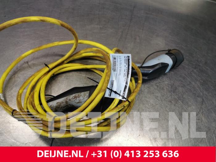Volkswagen Passat Charching cable electric car O153761