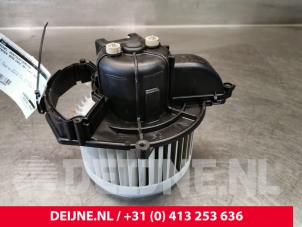 Citroen Berlingo Heating and ventilation fan motor O154005 photo 2