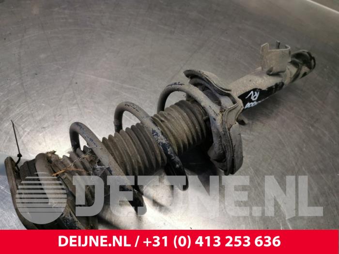Volvo V40 Stoßdämpferstrebe rechts vorne O154051