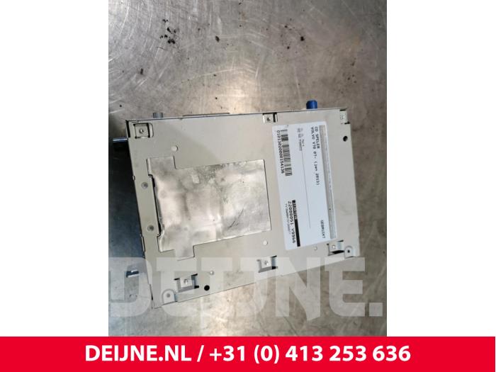 Volvo V70 CD player O154136