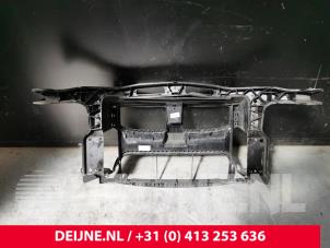 Gebruikte Voorfront BMW 3 serie (E90) Prijs € 60,00 Margeregeling aangeboden door van Deijne Onderdelen Uden B.V.