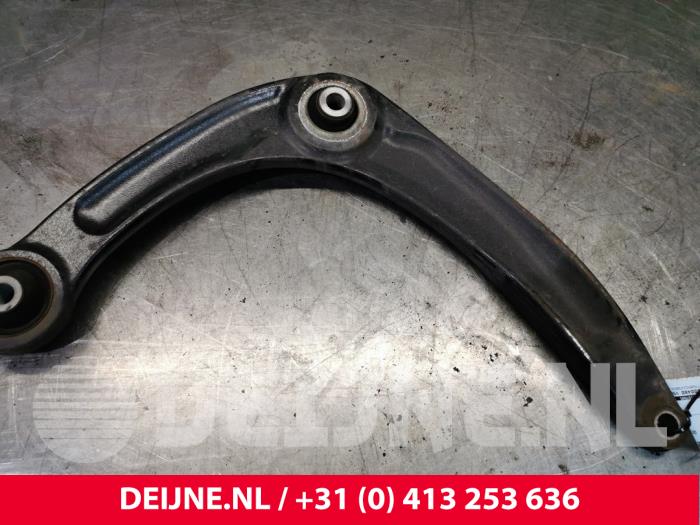 Citroen Berlingo Draagarm onder links-voor O154189