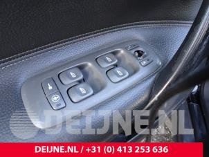 Gebruikte Ruit schakelaar elektrisch Volvo S60 I (RS/HV) 2.3 T5 20V Prijs op aanvraag aangeboden door van Deijne Onderdelen Uden B.V.