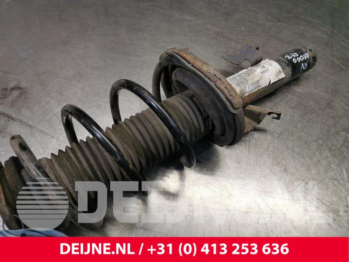 Volvo V40 Stoßdämpferstrebe rechts vorne O154626