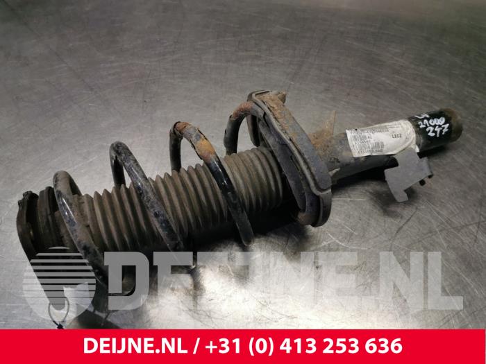 Volvo V40 Stoßdämpferstrebe links vorne O154635