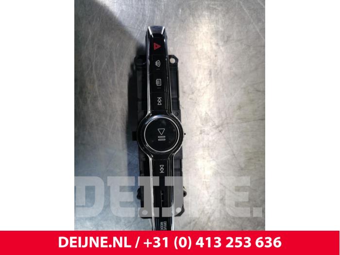 Volvo XC40 Radiobedienfeld O154639