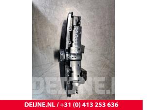 Volvo XC40 Radiobedienfeld O154639 foto 3