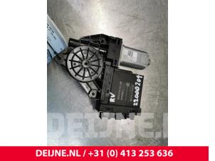 Gebruikte Raammotor Portier Volvo XC40 (XZ) 2.0 T4 Geartronic 16V Prijs € 50,00 Margeregeling aangeboden door van Deijne Onderdelen Uden B.V.