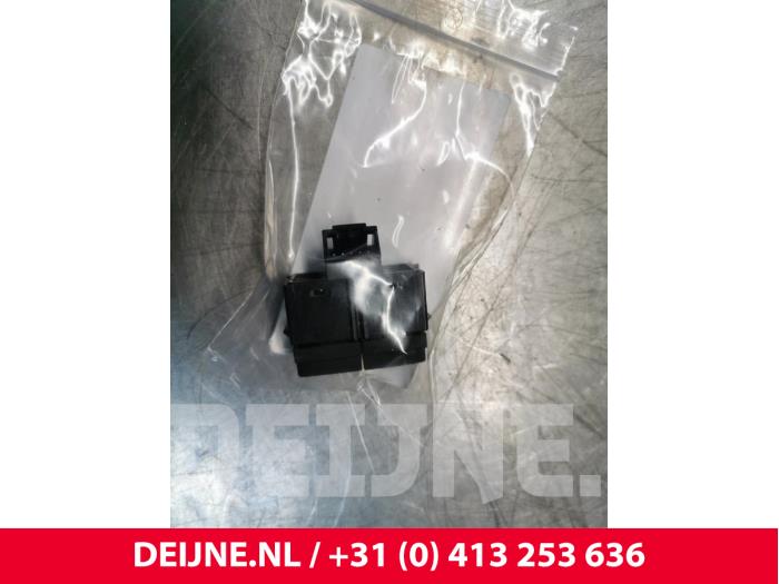 Volvo XC40 Central locking switch O154648
