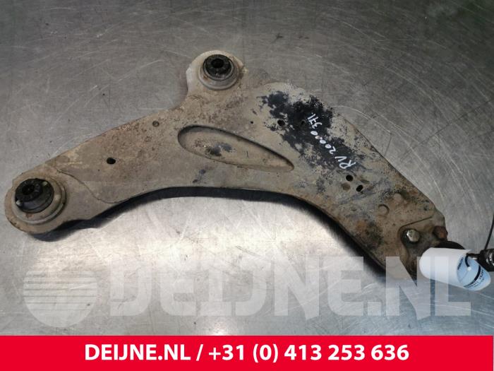 Renault Trafic Draagarm onder rechts-voor O154722