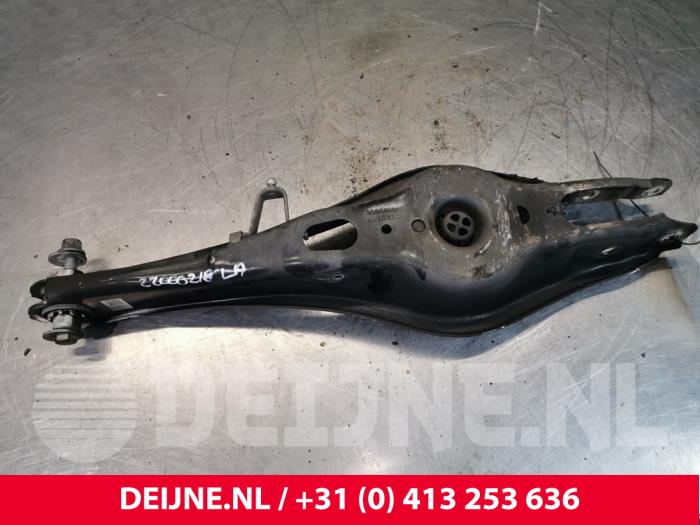 Volkswagen Passat Rear spring retainer, left O154770