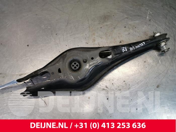 Volkswagen Passat Rear spring retainer, right O154771