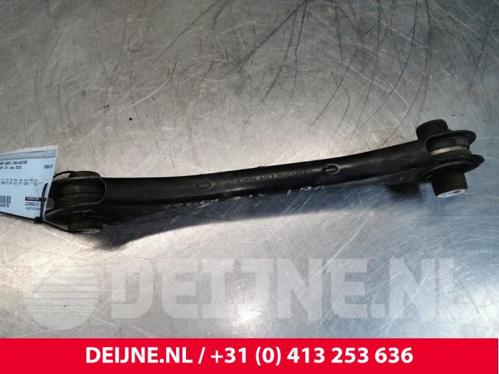 Volkswagen Passat Rear lower wishbone, left O154778