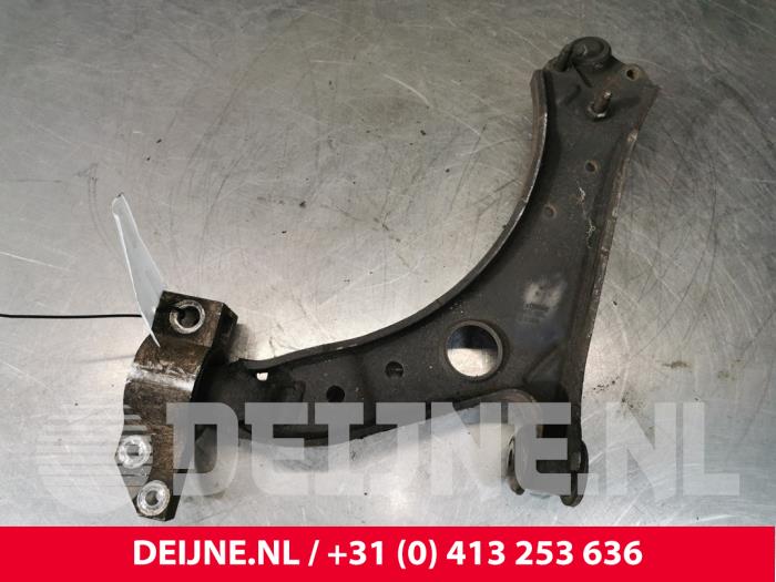 Volkswagen Caddy Draagarm onder rechts-voor O154808
