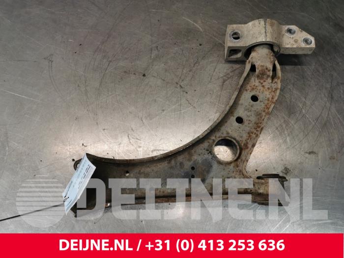 Volkswagen Caddy Draagarm onder links-voor O154809