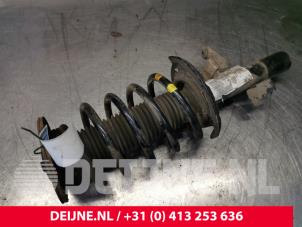 Volvo XC60 Schokdemperpoot links-voor O154823 foto 3