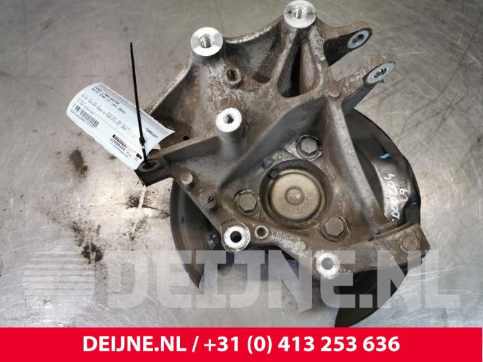 Volvo XC40 Achsschenkel links hinten O154943