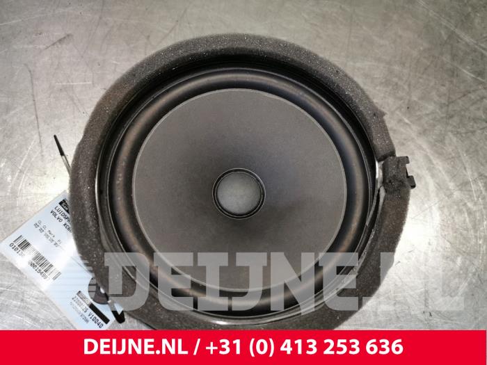 Luidspreker van een Volvo XC60 II (UZ) 2.0 B4 16V AWD 2022