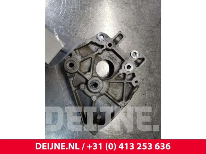 Volvo V40 Klimapumpe Stütze O155073