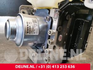 Volvo XC60 Master cylinder O155084 photo 3