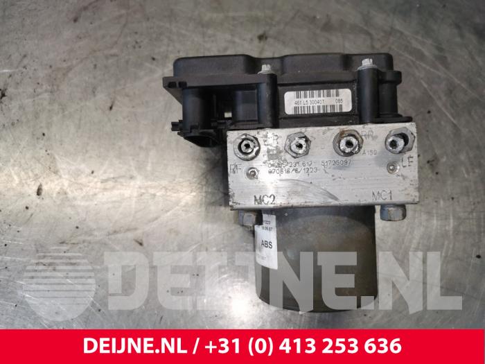 Peugeot Boxer ABS Pomp O155097