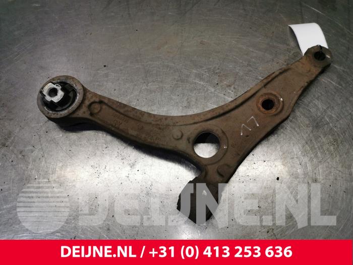 Peugeot Boxer Draagarm onder links-voor O155102