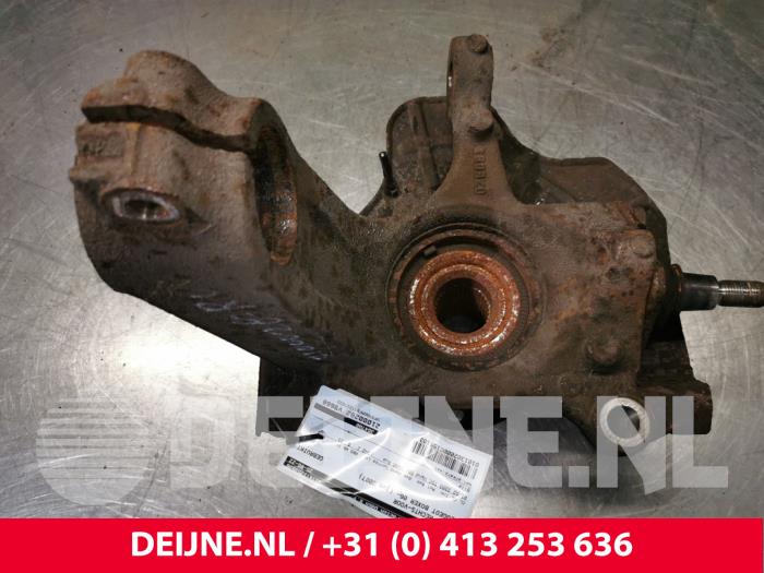 Peugeot Boxer Fusee rechts-voor O155103