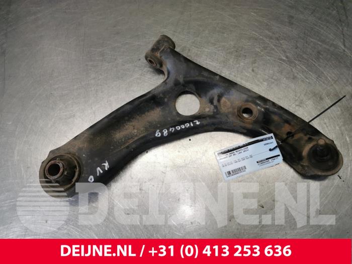 Peugeot 107 Front lower wishbone, right O155143