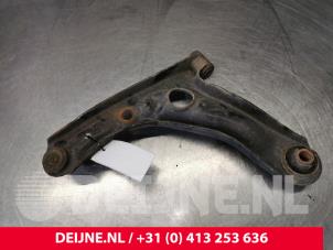 Peugeot 107 Front lower wishbone, right O155143 photo 3