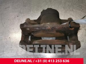 Peugeot 107 Bremszange links vorne O155148 foto 2
