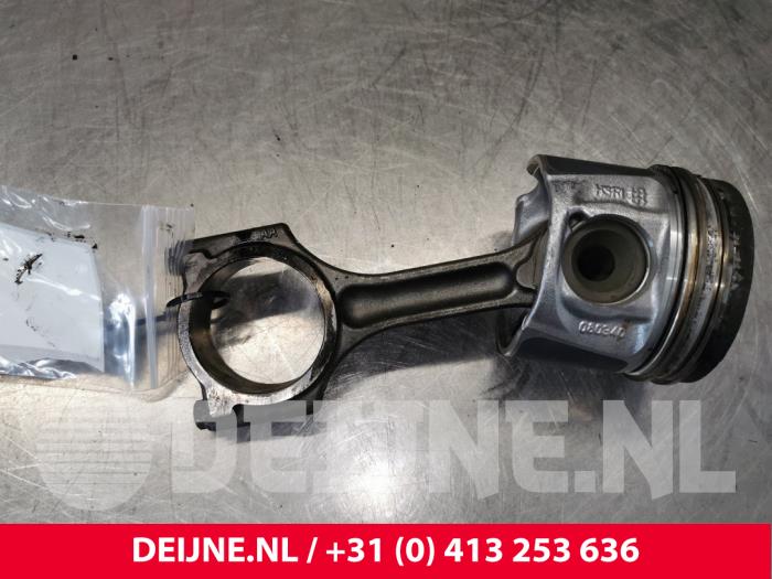 Gebruikte Zuiger Mercedes Vito (447.6) 1.6 111 CDI 16V Prijs € 121,00 Inclusief btw aangeboden door van Deijne Onderdelen Uden B.V.